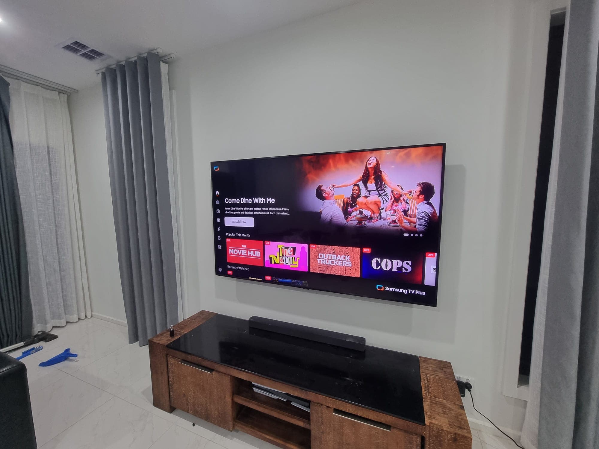 Level TV mount with tidy cable finish